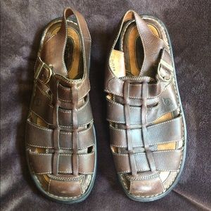 Born Men’s sandals size 12